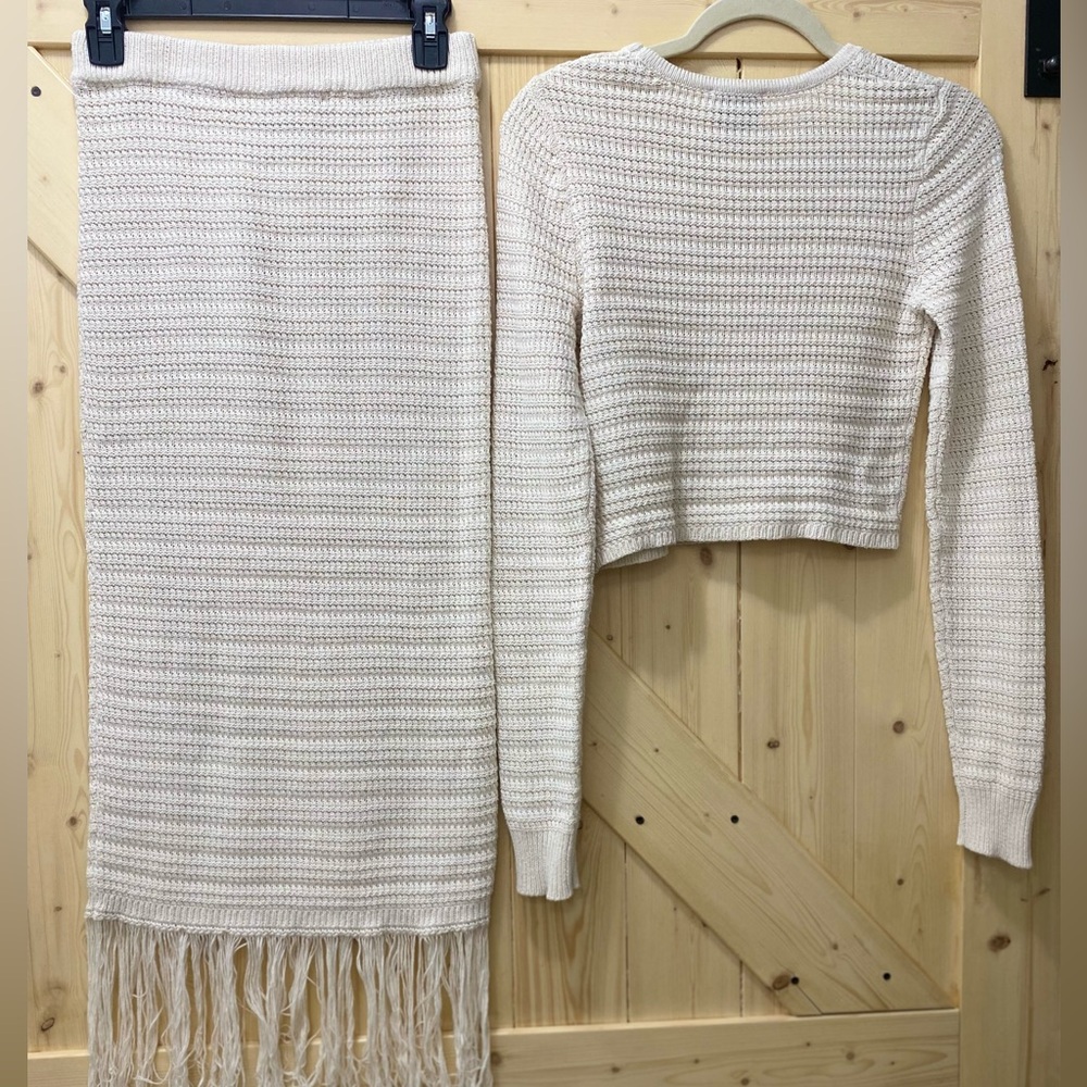 ❤️🔥❤️🔥Vacation Boho Ready Creamy Knit Fringe Skirt & Long-sleeve Crop Top Set - Picture 7 of 12